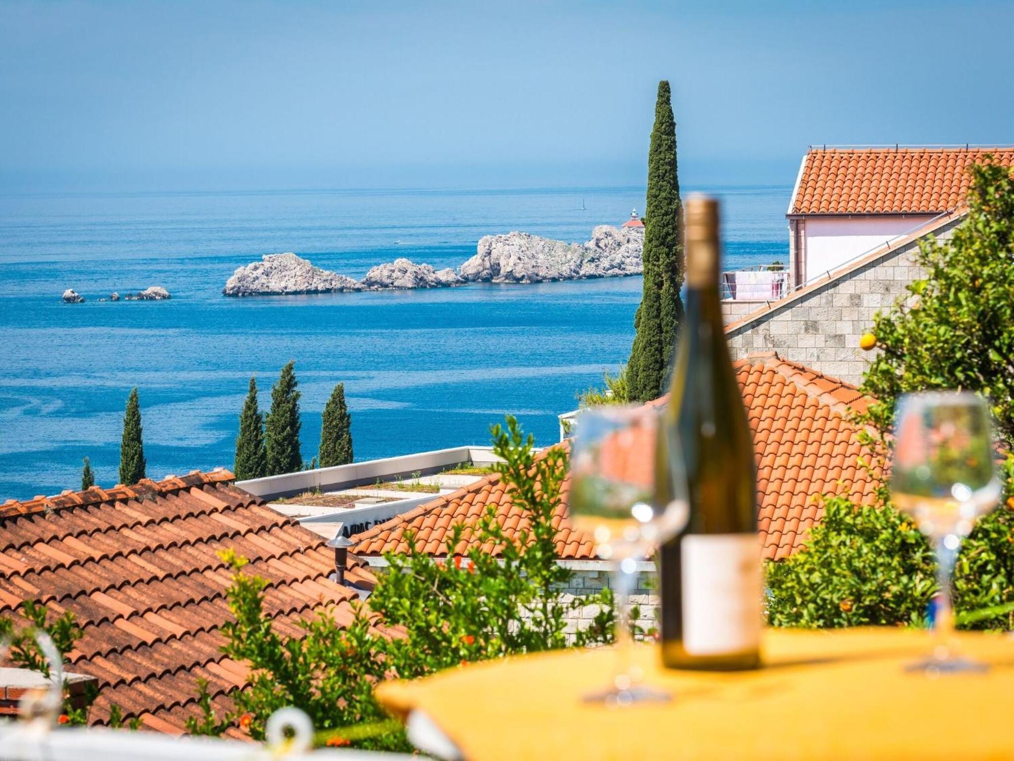 Apartments Lucija - Two Bedroom Apartment With Balcony And Sea View Dubrovnik Eksteriør billede